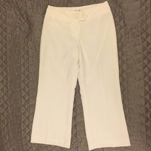 White wide leg, ankle-length pants